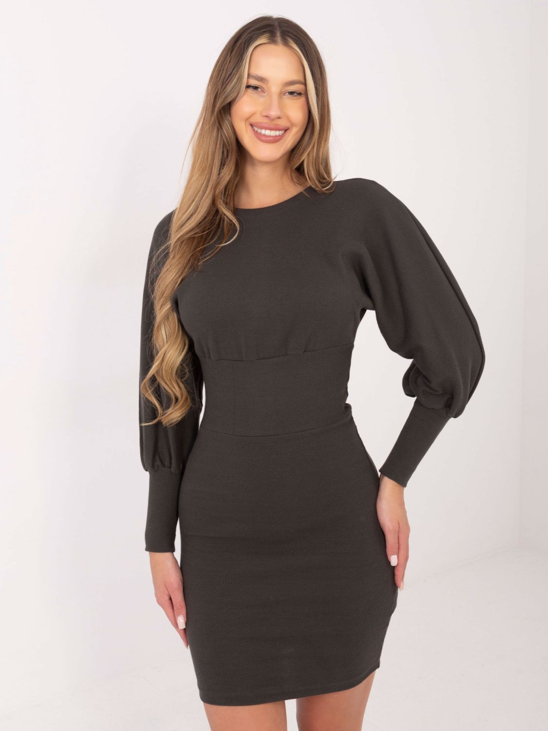 Stilizirana haljina u tamno khaki boji