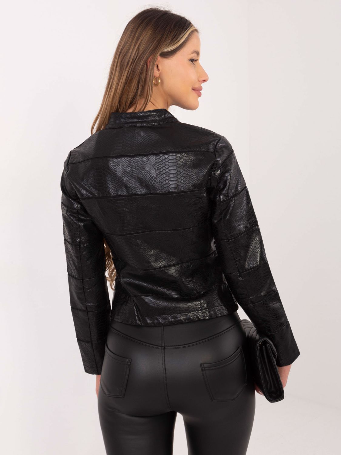 Crna prijelazna jakna od ekološke kože