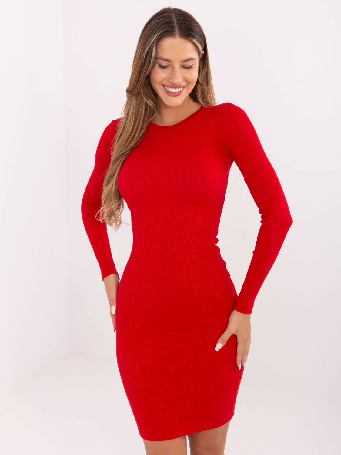 Elegantna crvena haljina
