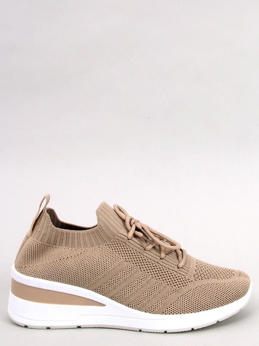 Sneakers sportive beige realizzate in tessuto elastico