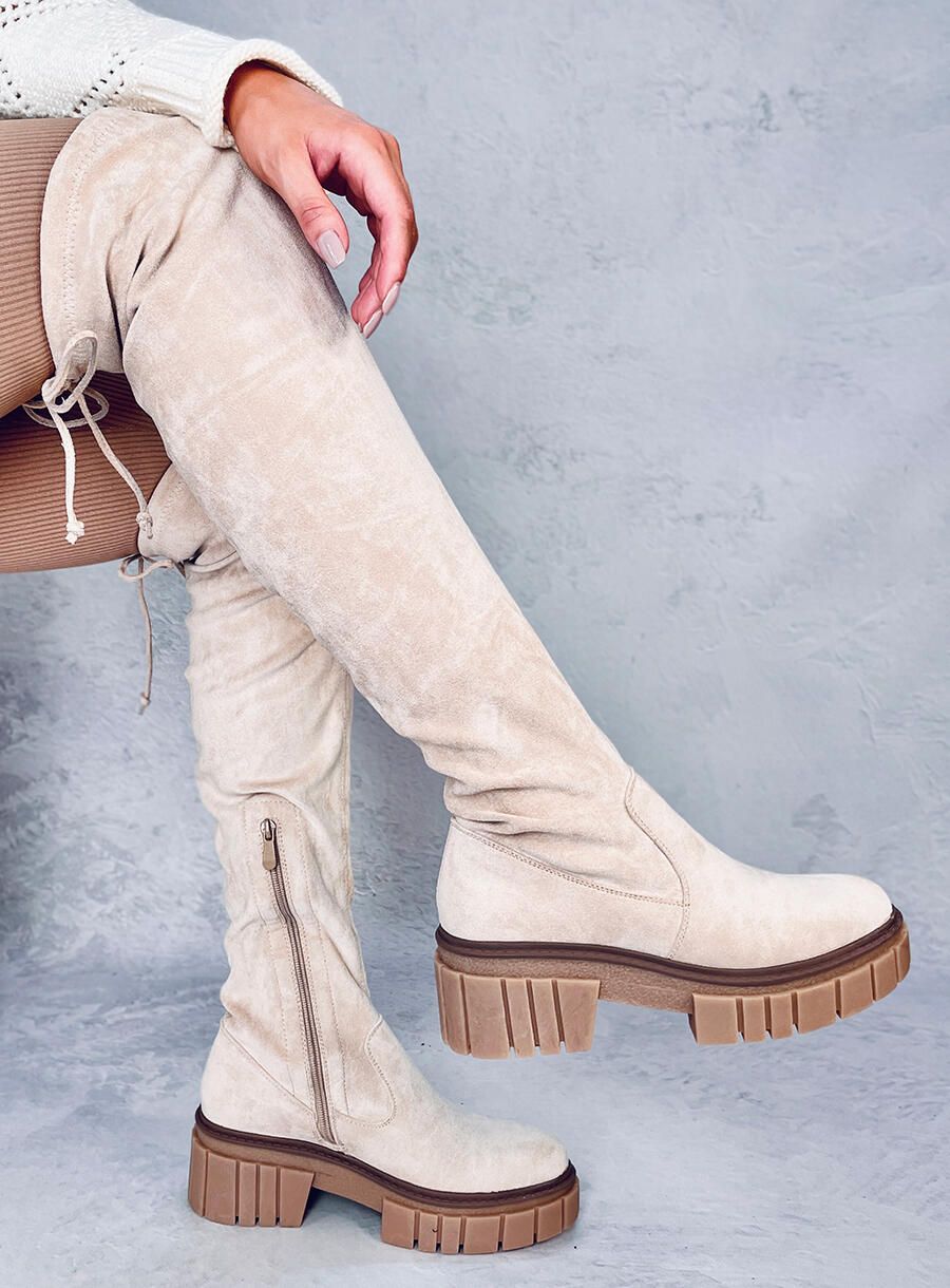 Stivali alti in camoscio beige