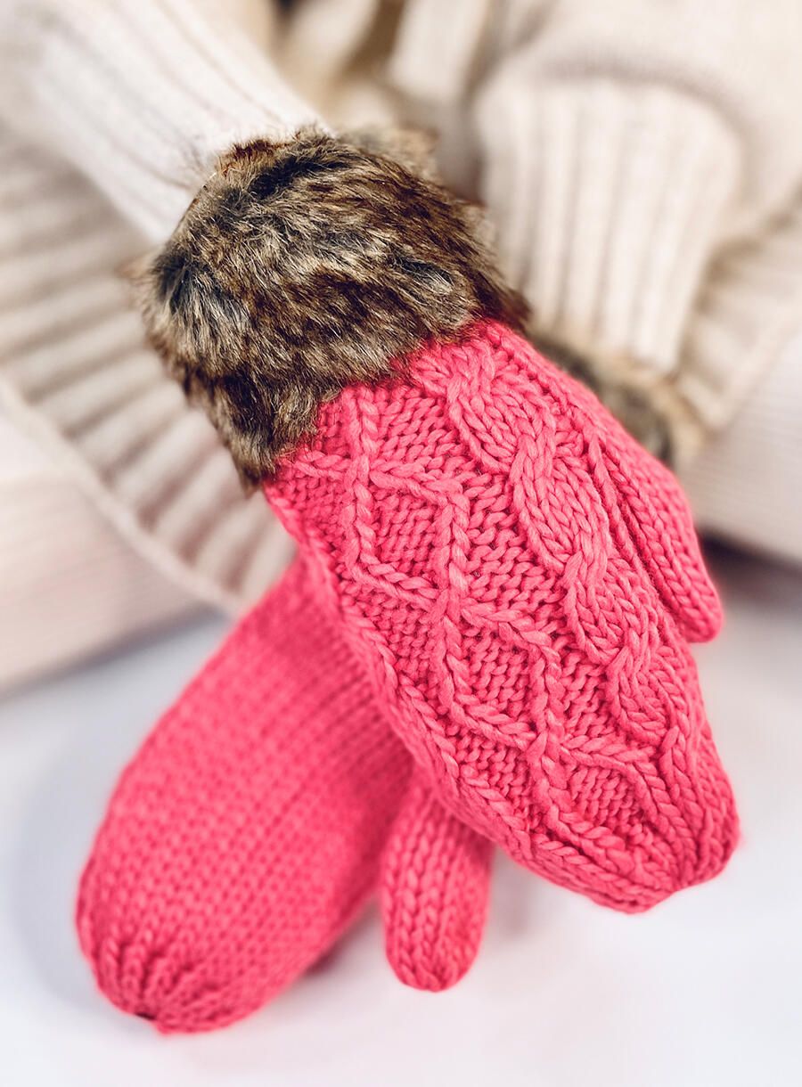 Muffole color lampone con motivo a maglia