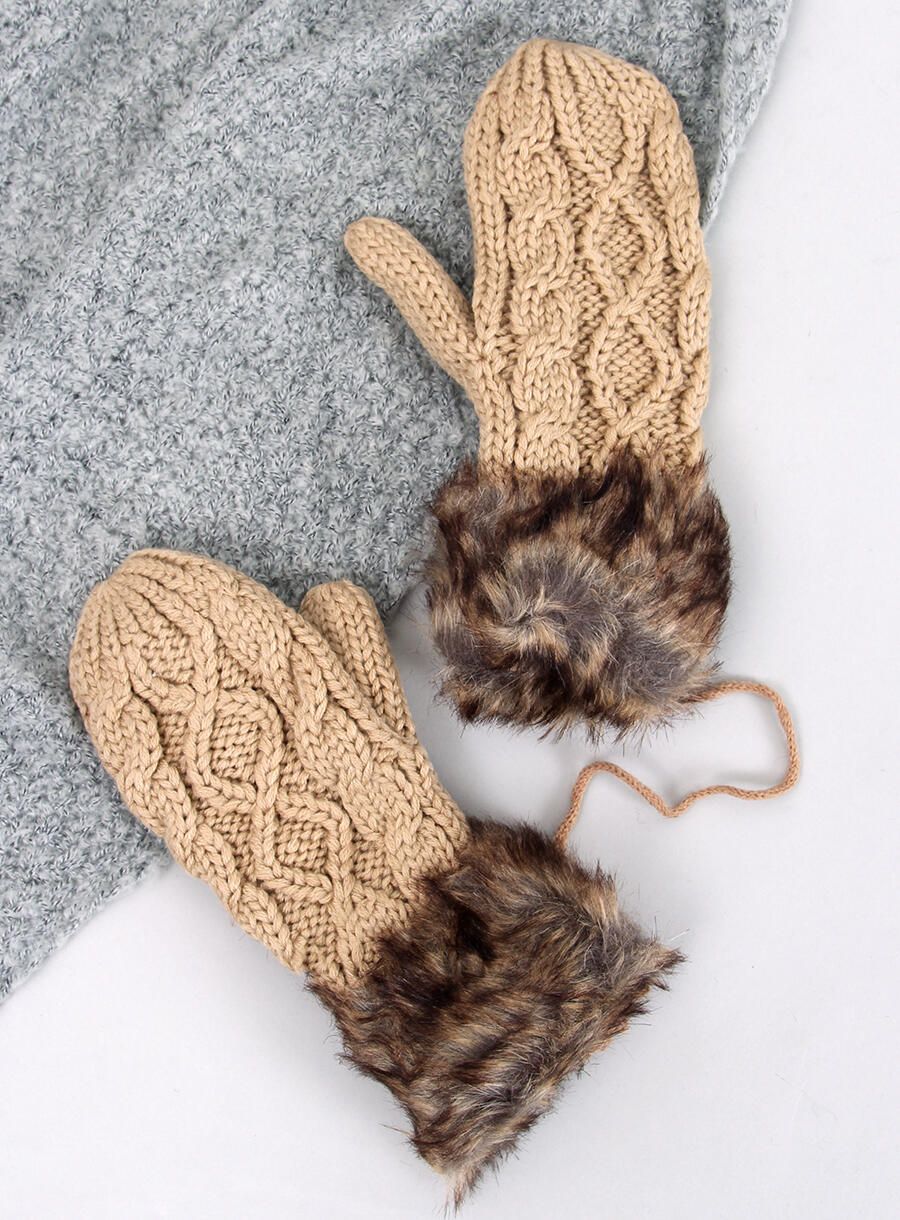 Muffole beige con motivo a maglia