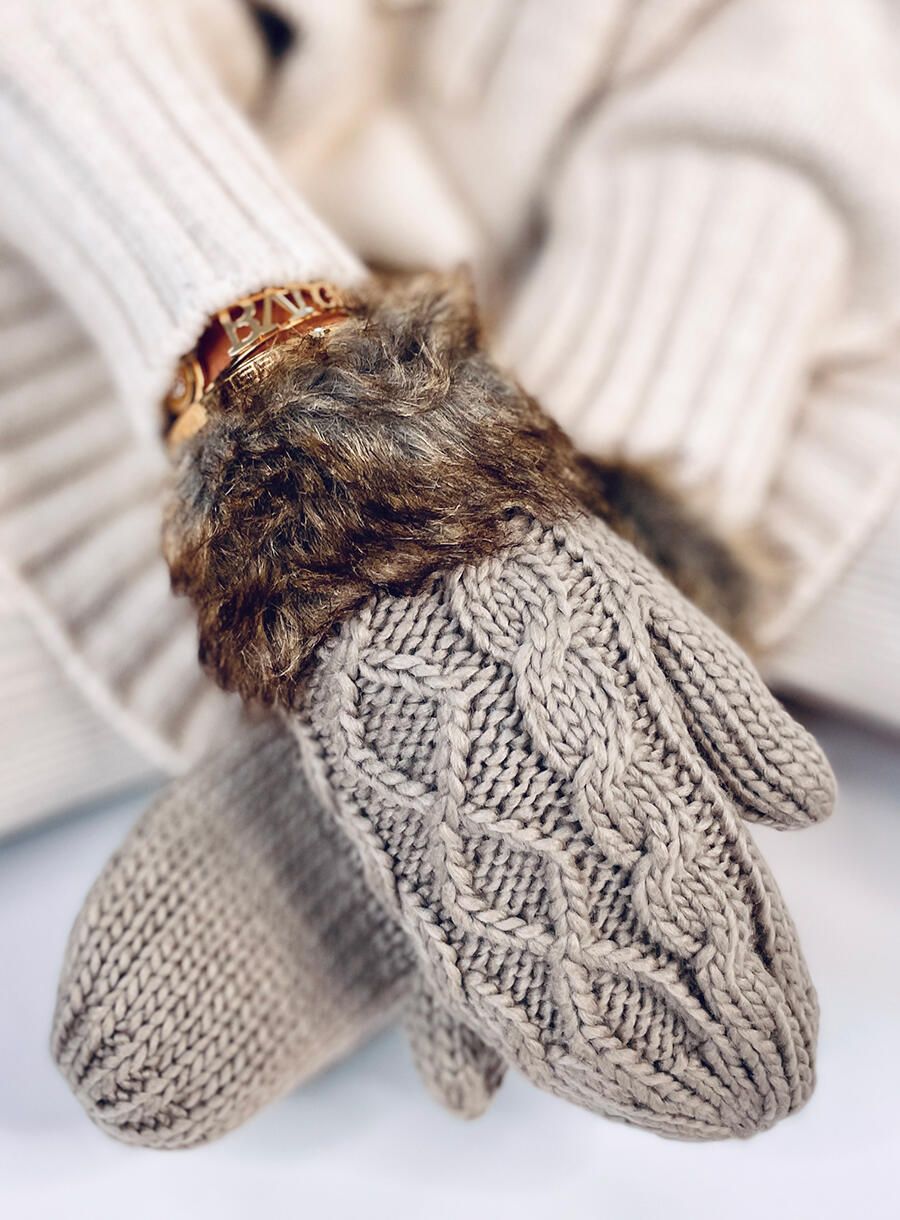 Muffole mocca con motivo a maglia