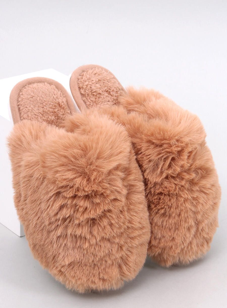 Pantofole con pelliccia artificiale cammello