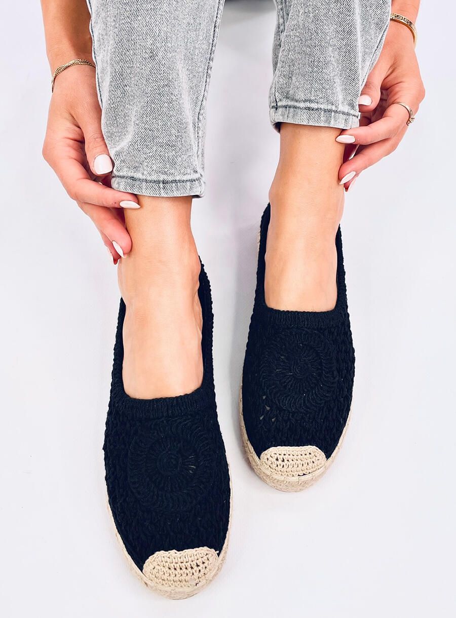 Espadrillas nere con tomaia lavorata all'uncinetto