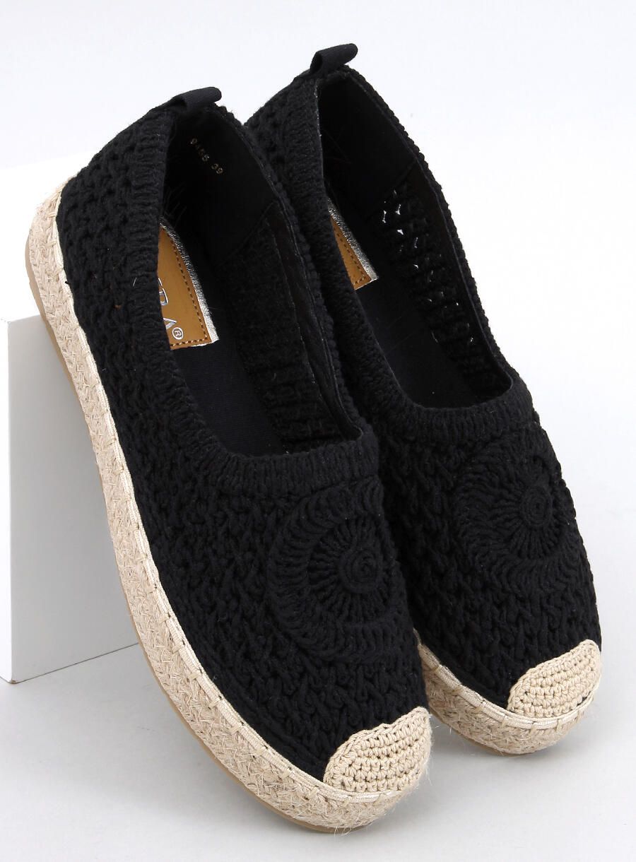 Espadrillas nere con tomaia lavorata all'uncinetto