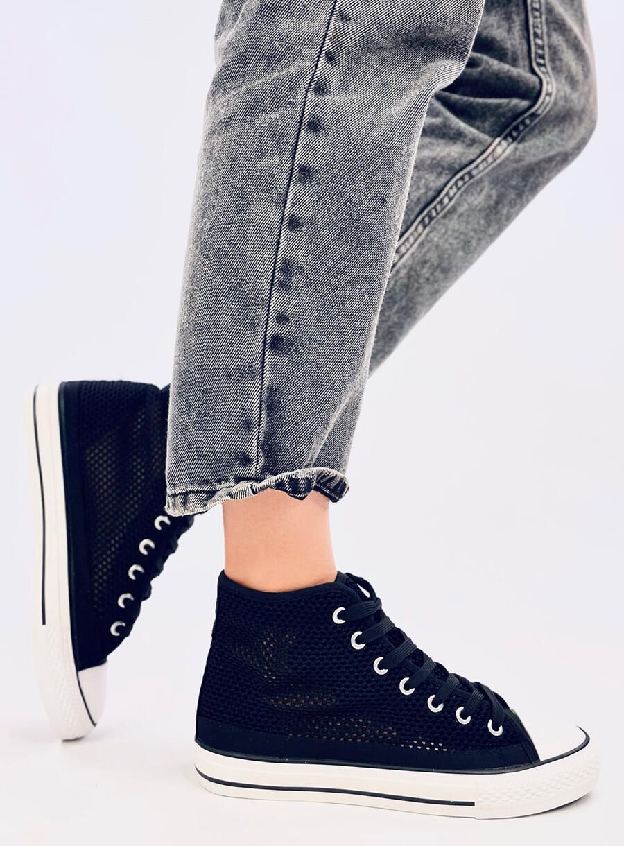 Sneakers nere alte traforate