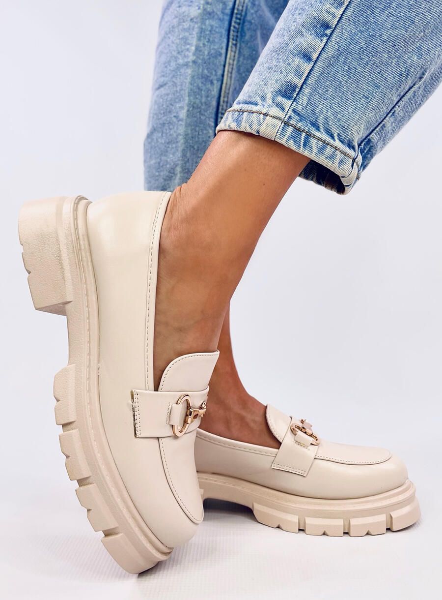 Mocassini beige su suola alta