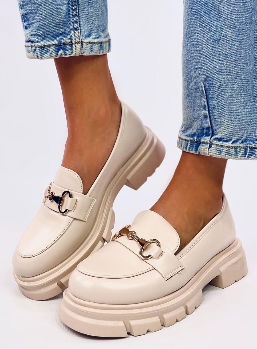 Mocassini beige su suola alta
