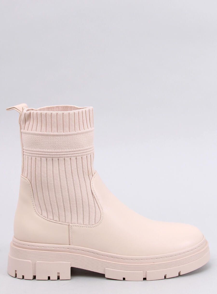 Stivaletti beige chiaro con tomaia elastica