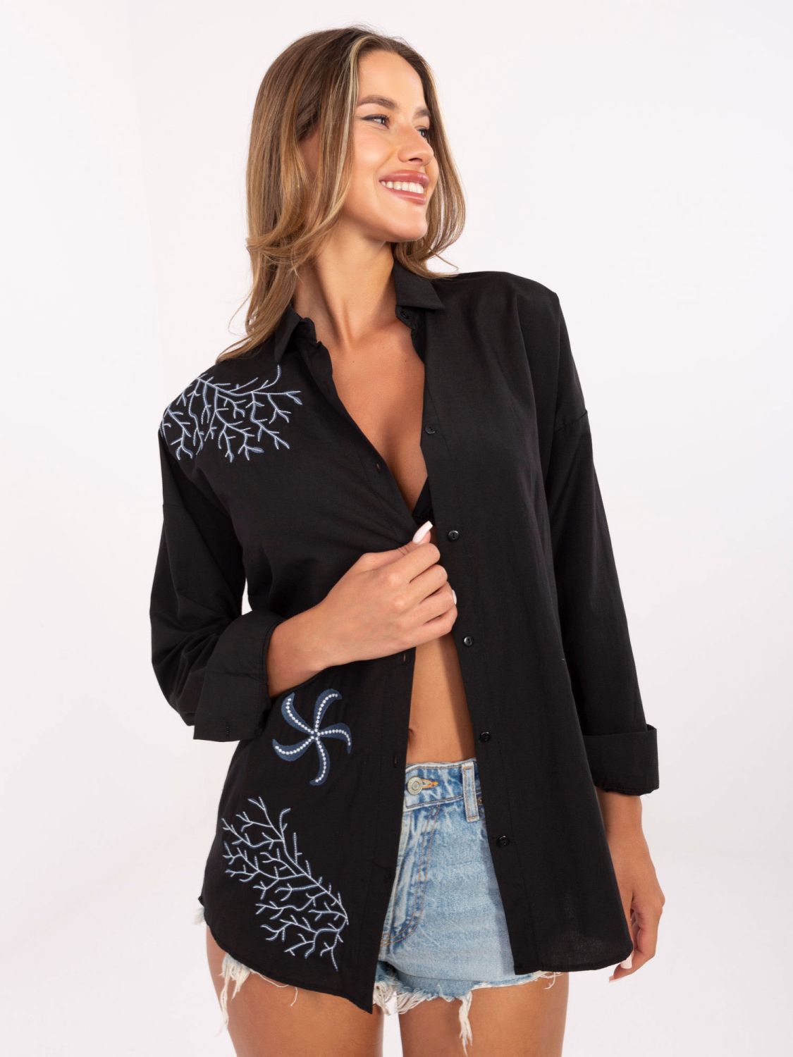 Camicia oversize nera con chiusura a bottoni