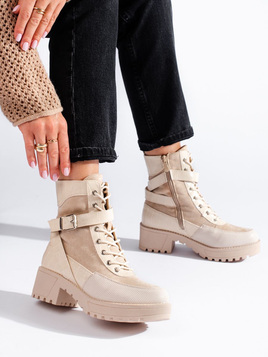 Stivaletti beige con allacciatura e cerniera
