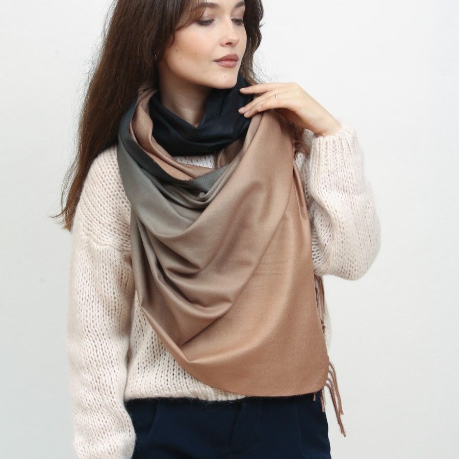 Sciarpa invernale in lana colorata beige/nero