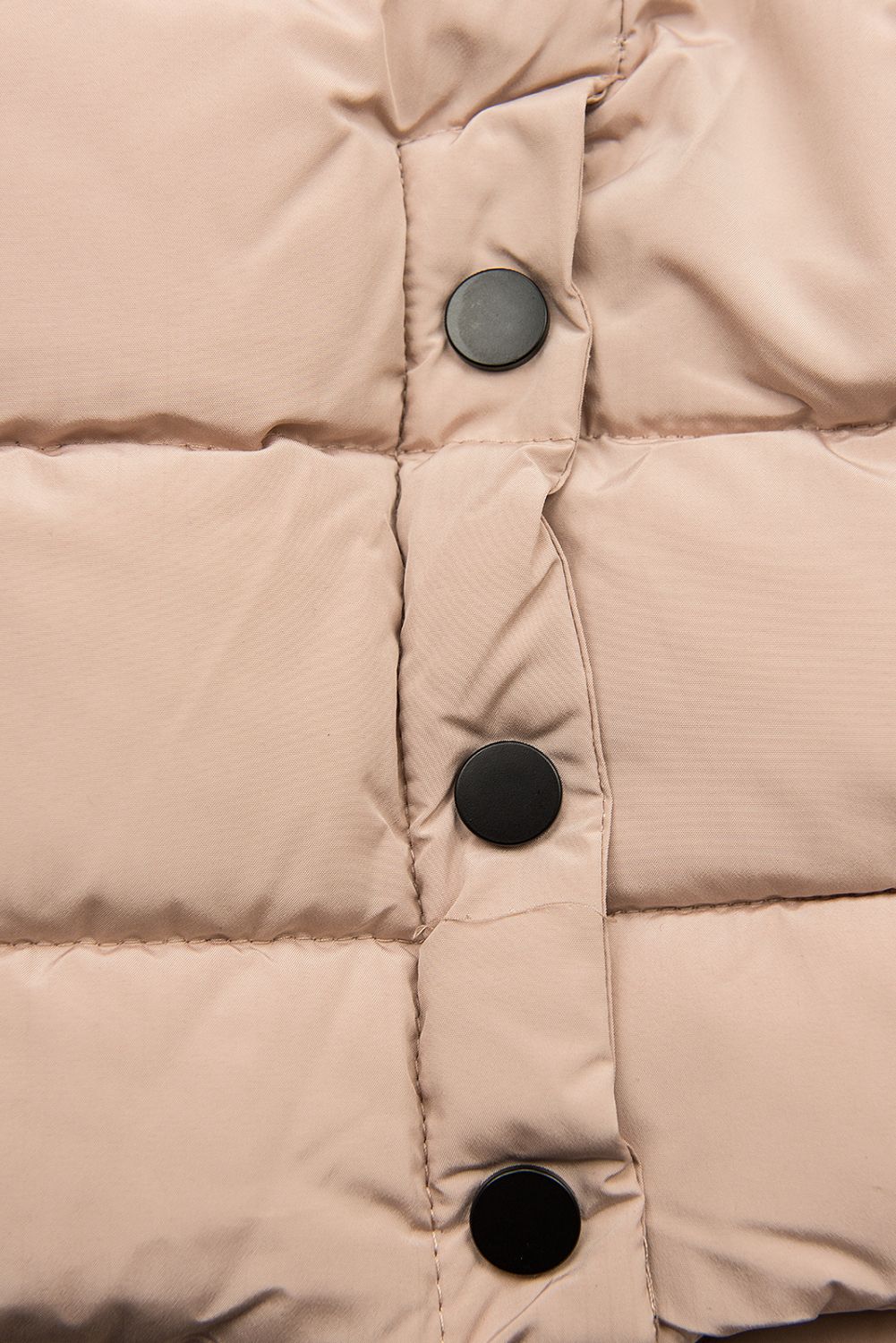 Giacca invernale rosa cipria con design trapuntato