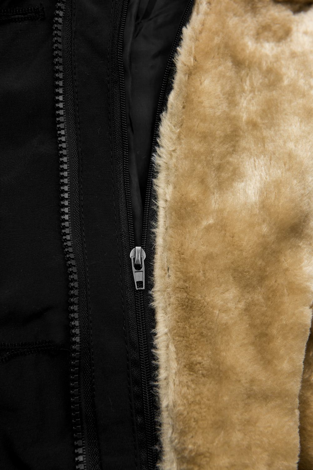 Parka nera per autunno/inverno con fodera rimovibile