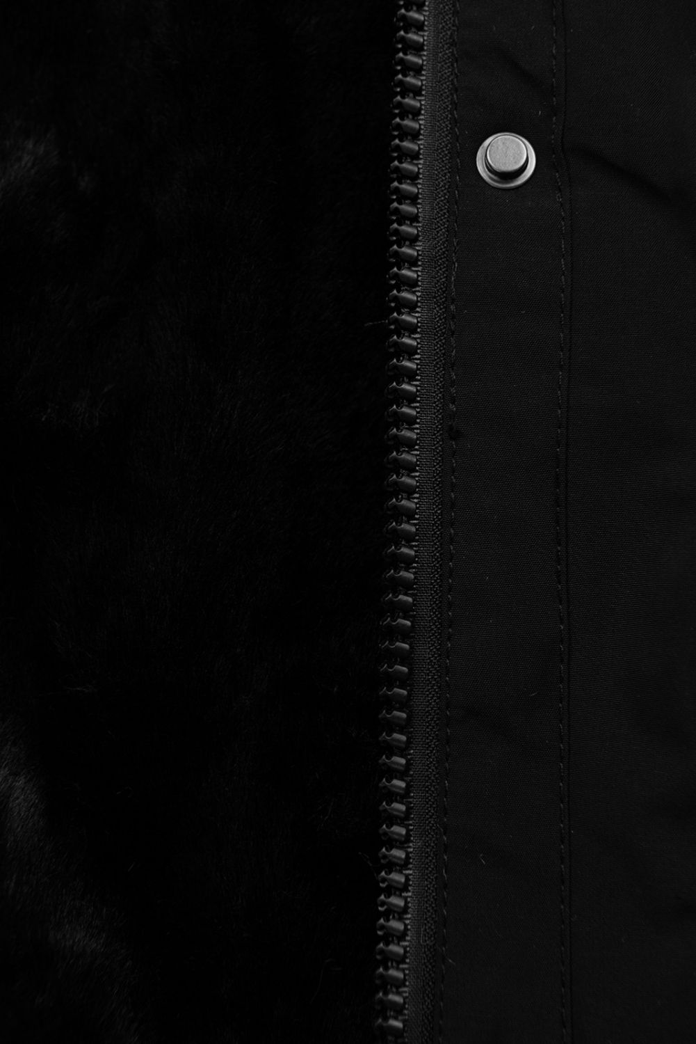 Parka nero con calda fodera nera