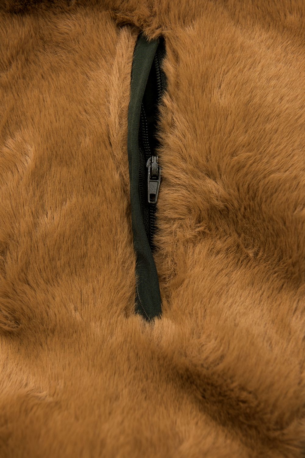 Parka invernale marrone con peluche marrone
