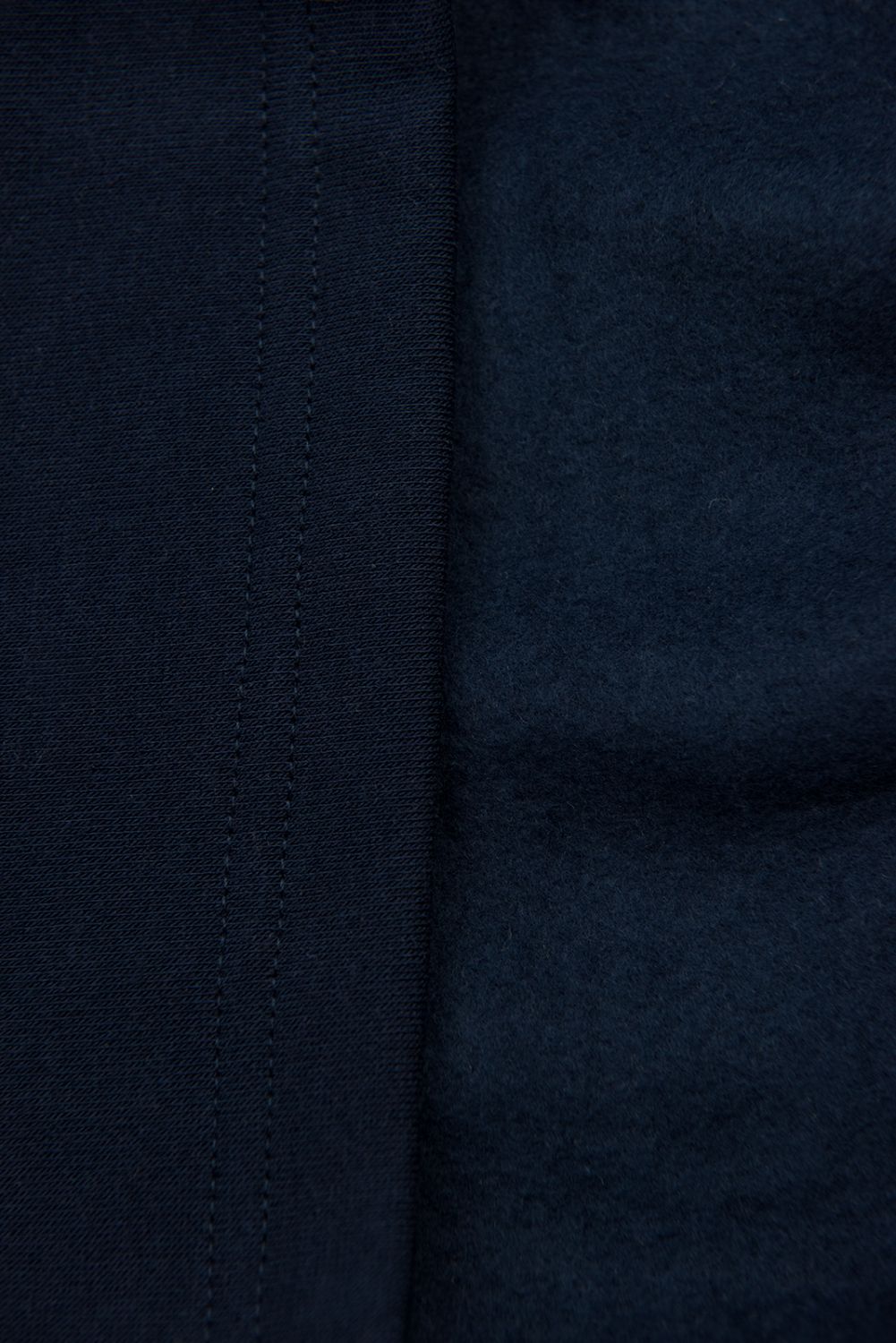 Felpa blu scuro estesa dal taglio slim
