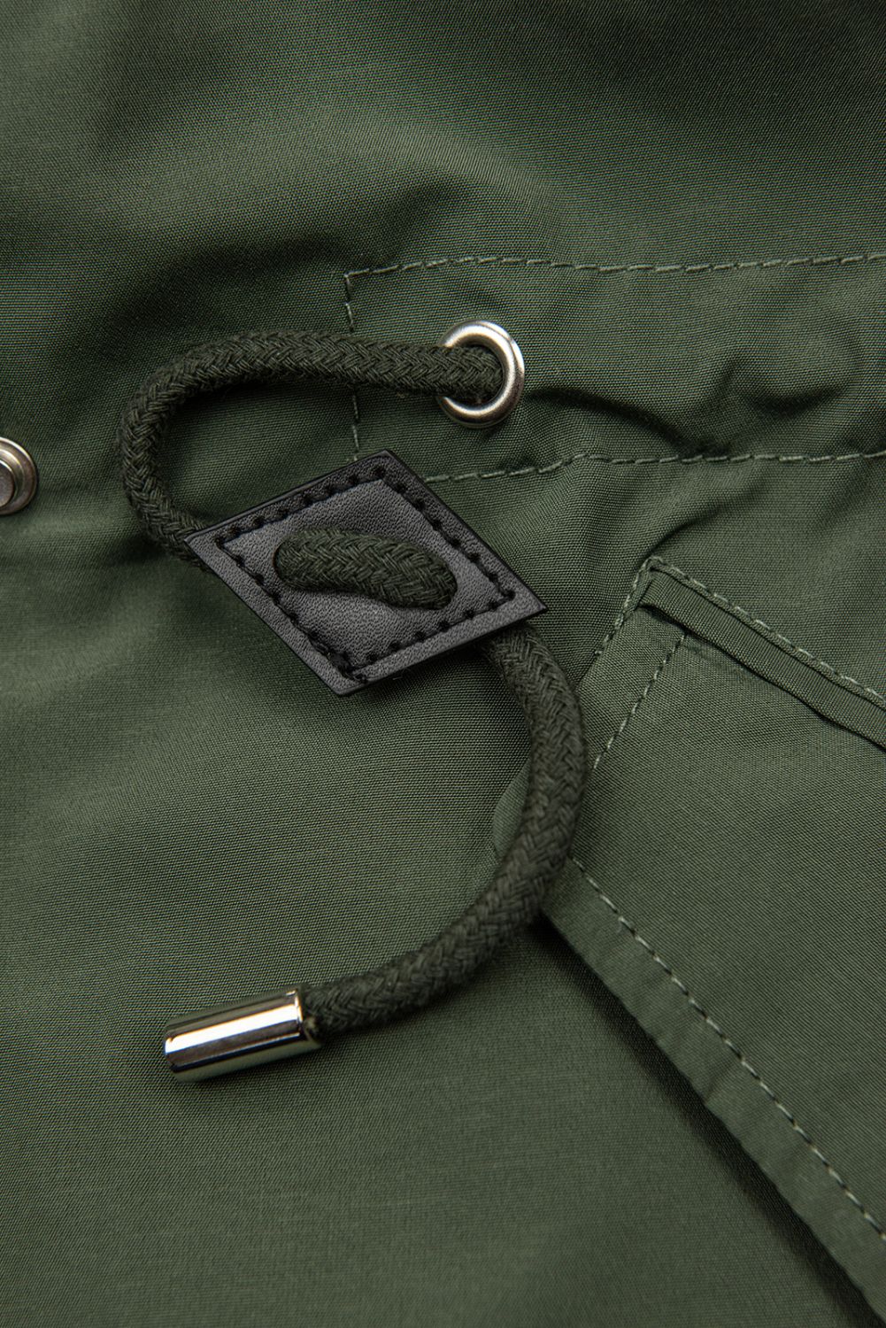 Parka di transizione kaki con fodera nera
