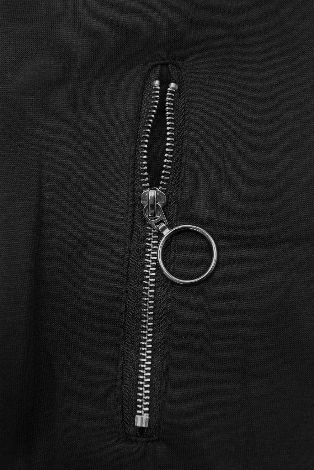 Felpa lunga nera con cerniera asimmetrica