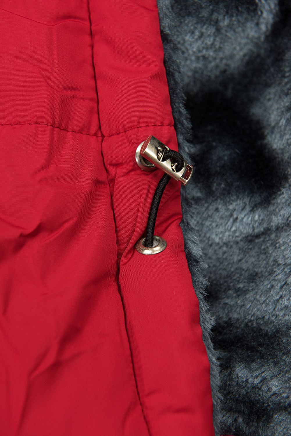 Giacca rossa trapuntata con fodera in peluche