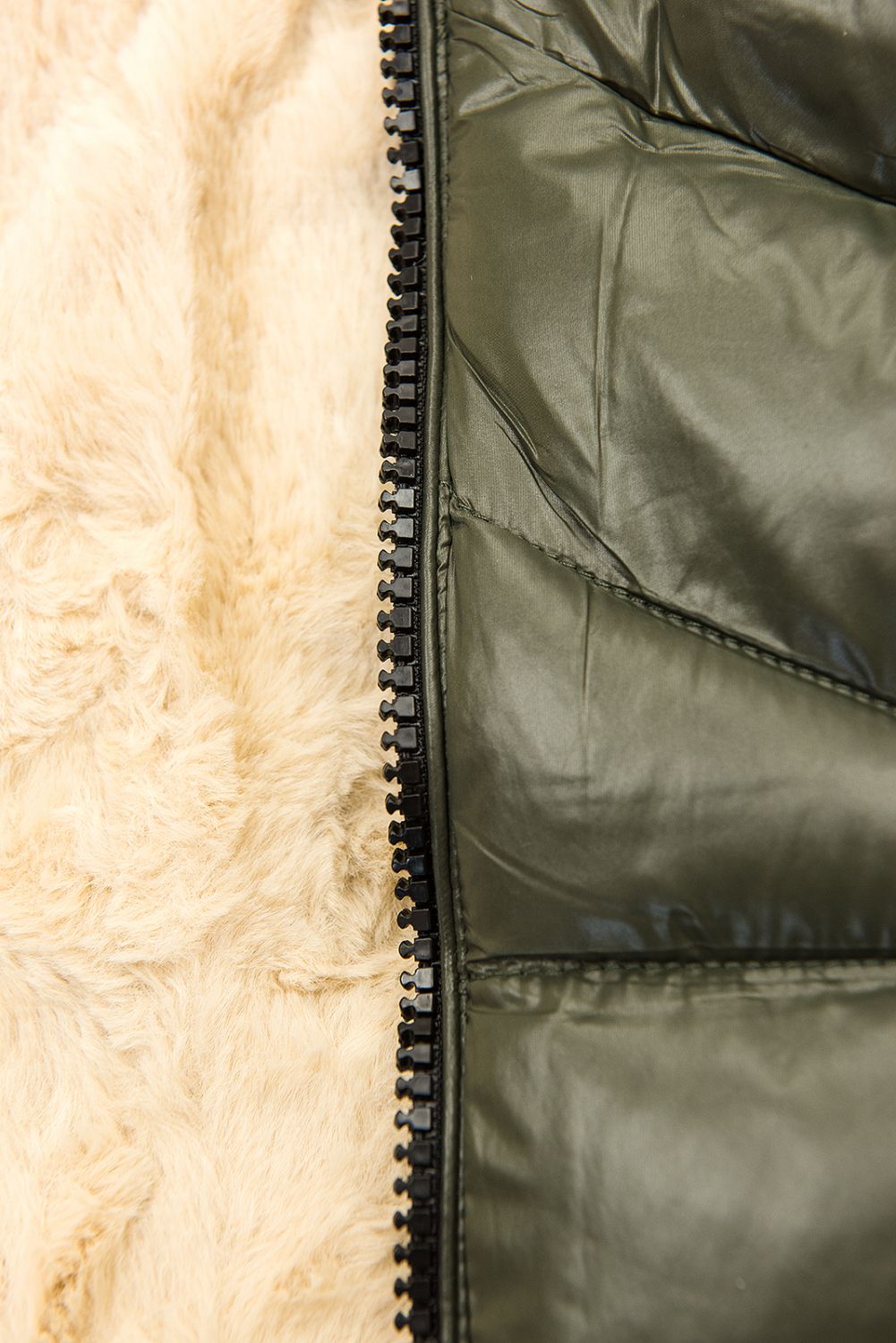 Giacca lucida kaki/beige con cintura