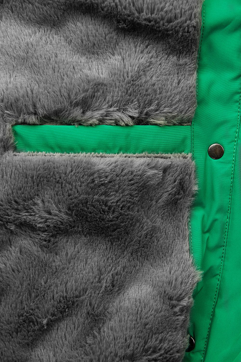 Giacca invernale trapuntata verde con peluche