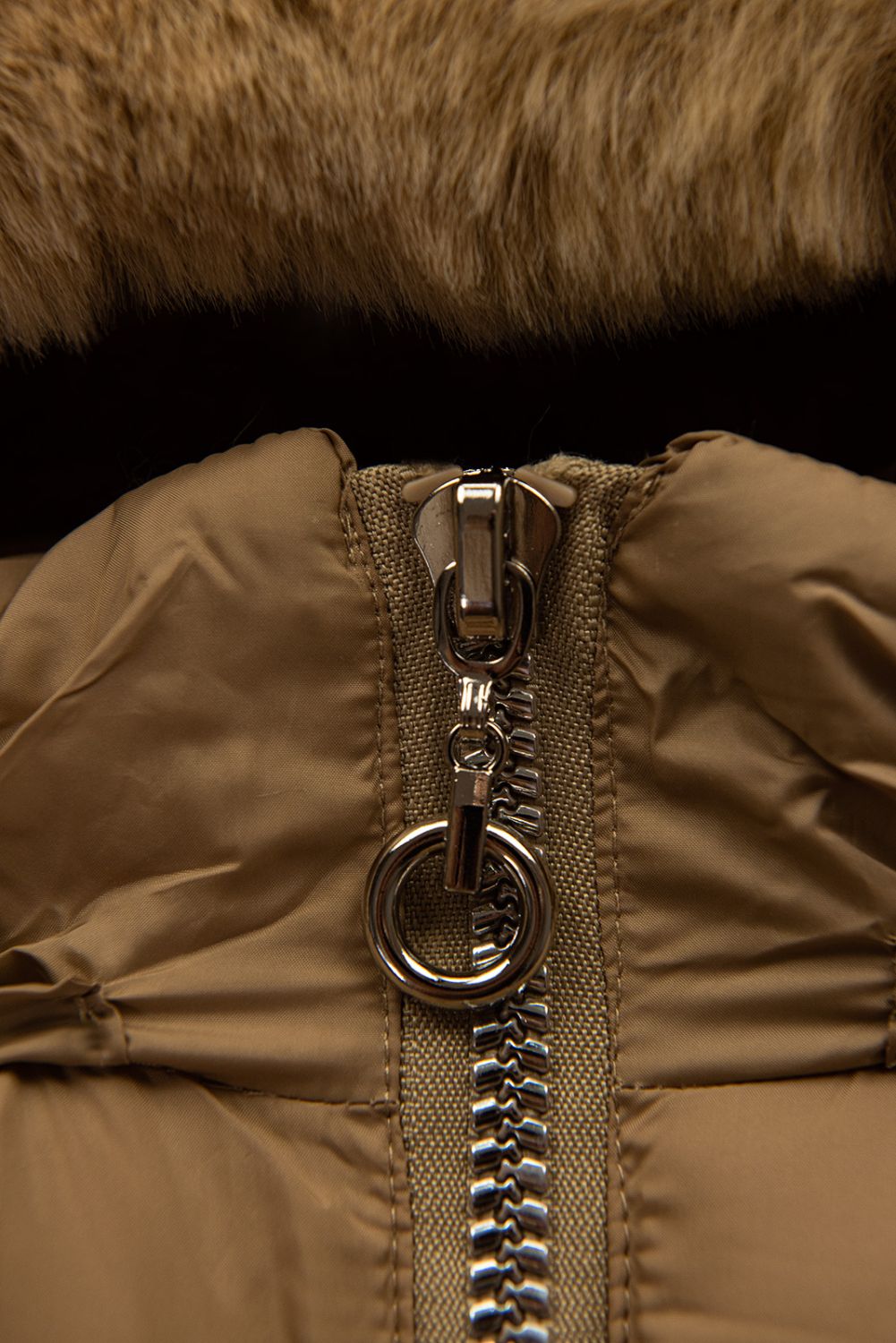 Giacca invernale beige con guanti