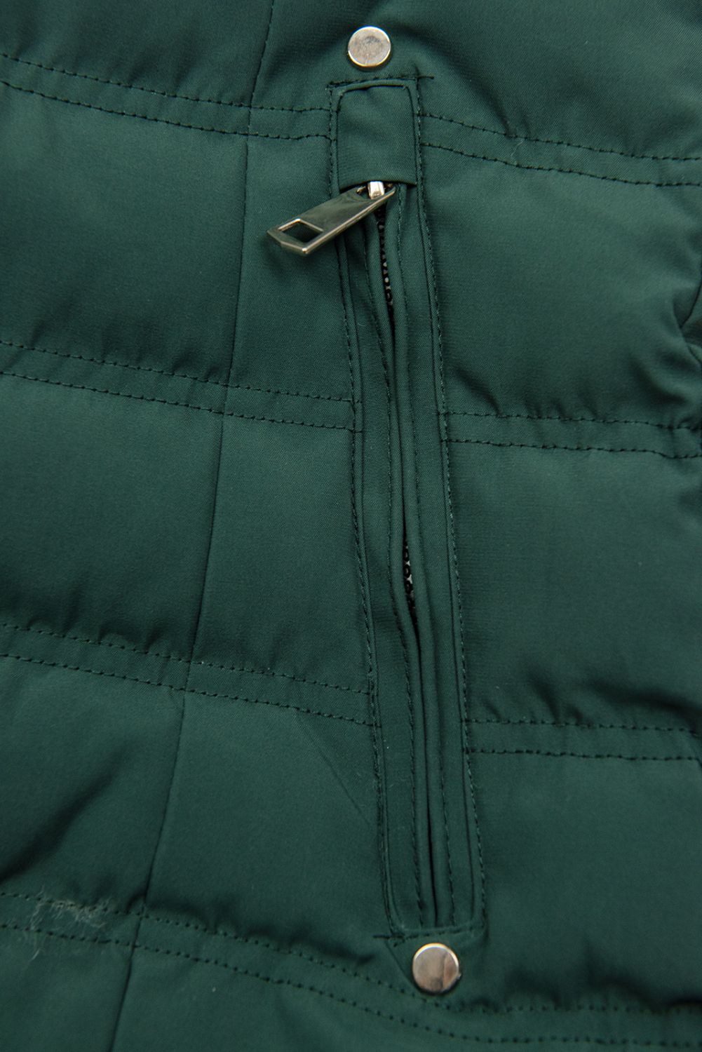 Giacca invernale verde con peluche grigio