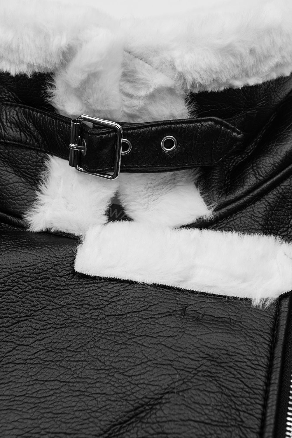 Giacca in similpelle imbottita nera-bianca