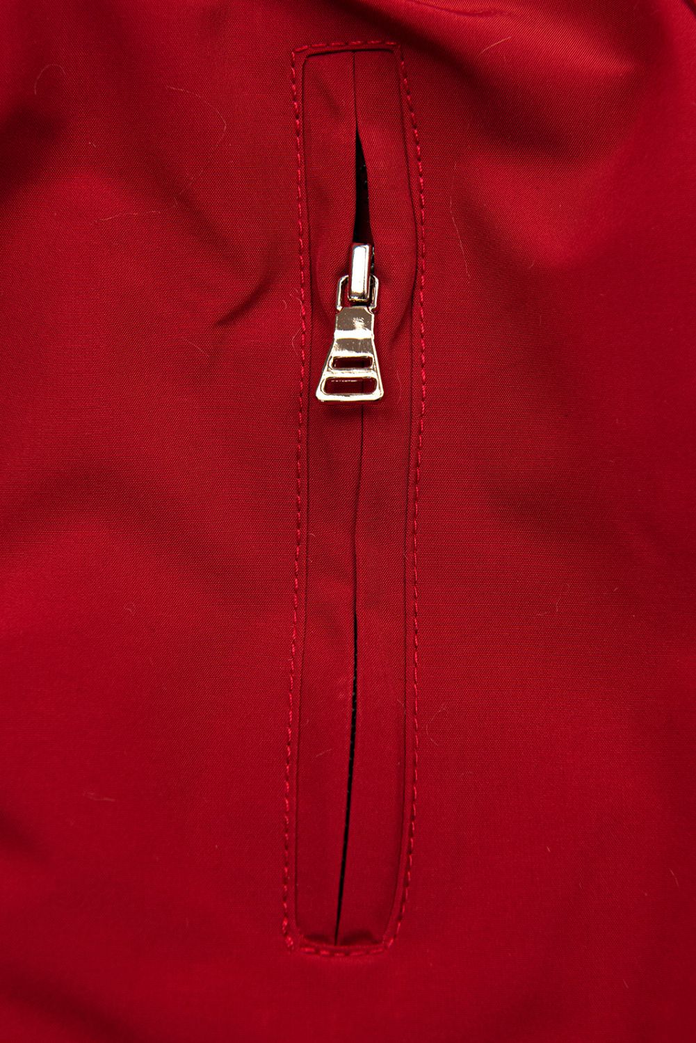 Parka rosso per l'inverno con fodera nera