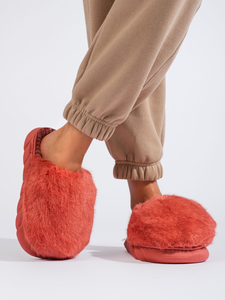Pantofole di pelliccia su suola spessa rosso corallo