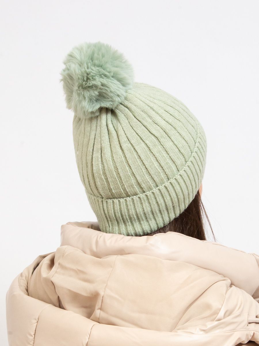 Cappello invernale verde chiaro con pompon