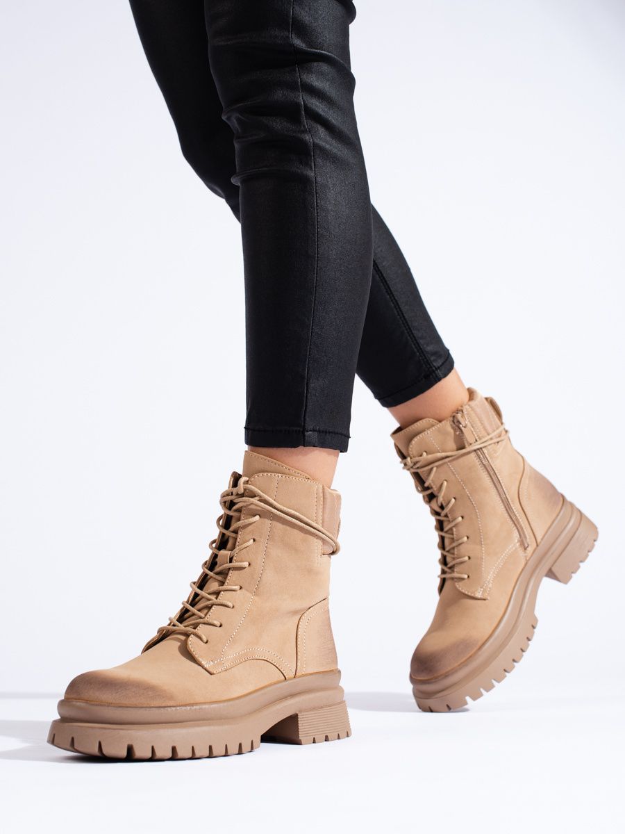 Stivali da donna in camoscio beige