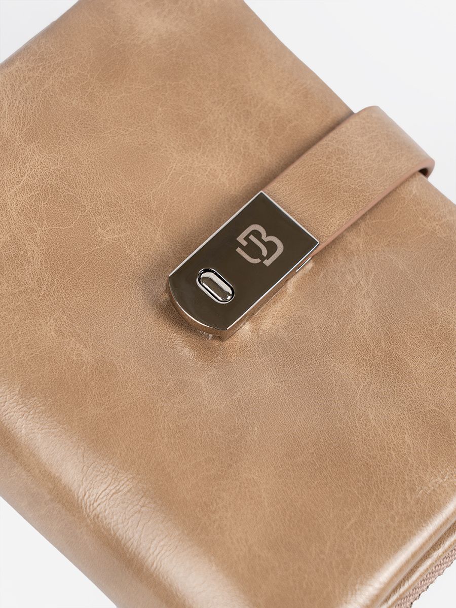 Portafoglio elegante beige