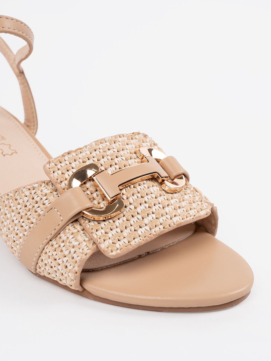 Sandali beige da donna con tacco medio