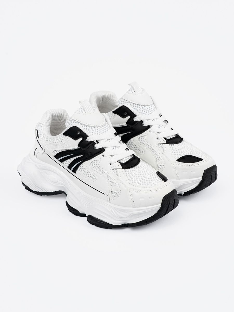 Sneakers bianche con suola spessa
