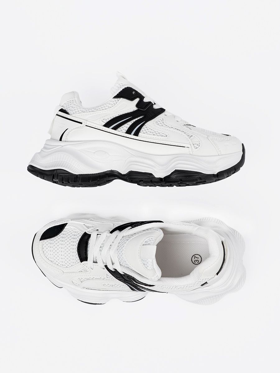 Sneakers bianche con suola spessa
