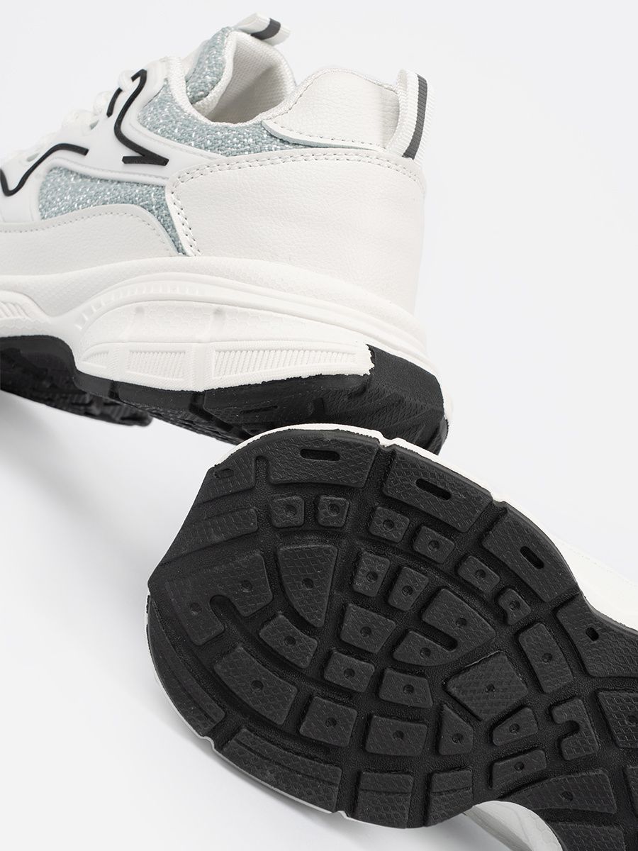 Sneakers bianche-verdi con inserti decorativi