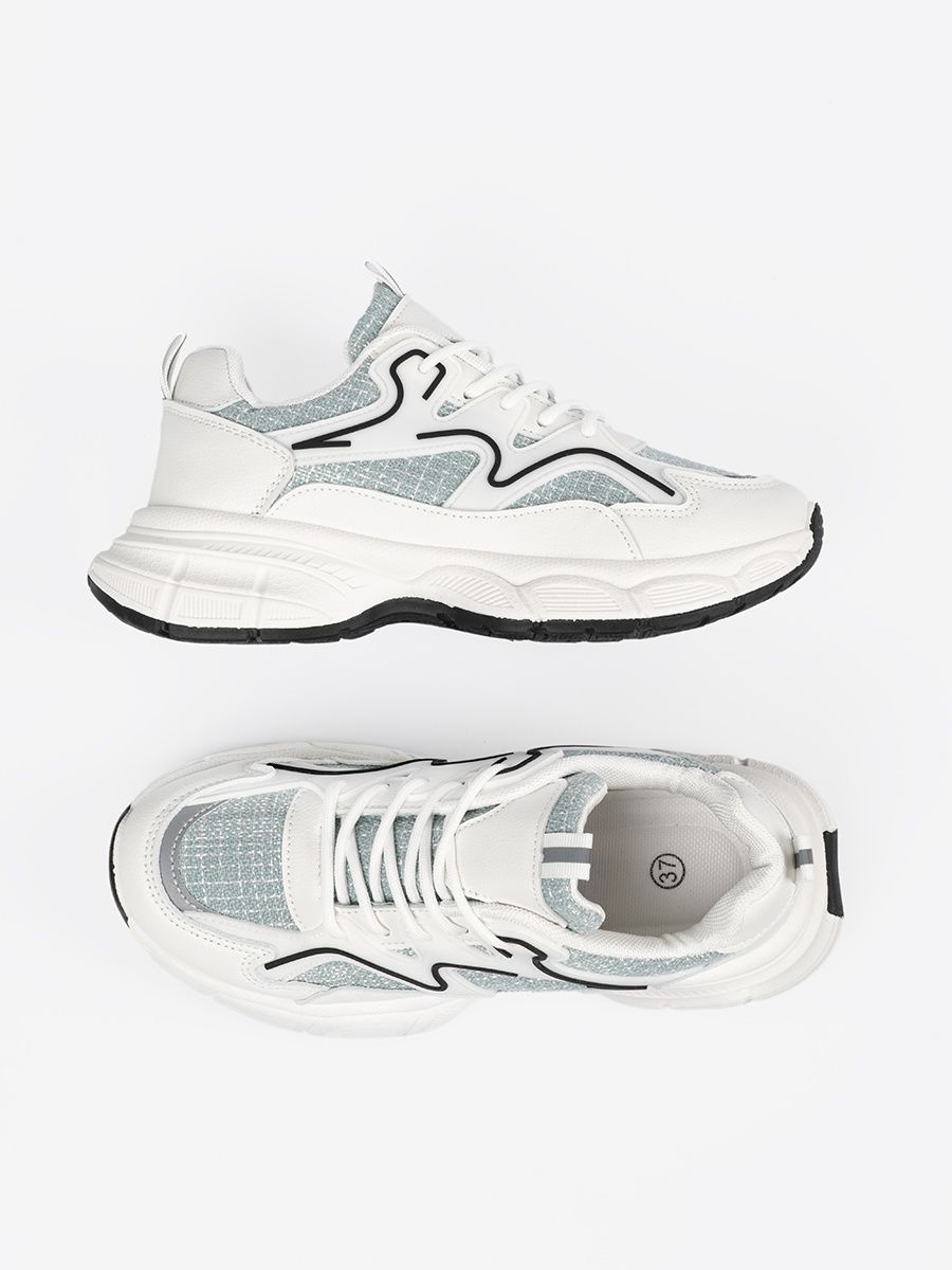 Sneakers bianche-verdi con inserti decorativi