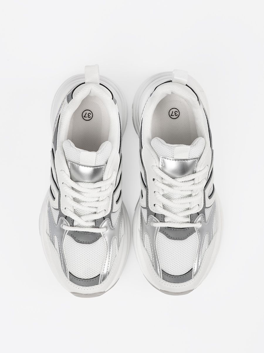 Sneakers bianche con dettagli argentati