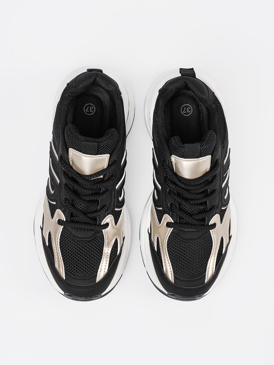 Sneakers nere con dettagli dorati