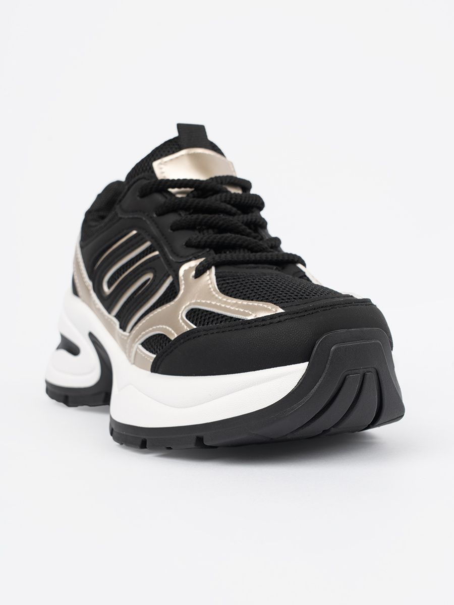 Sneakers nere con dettagli dorati