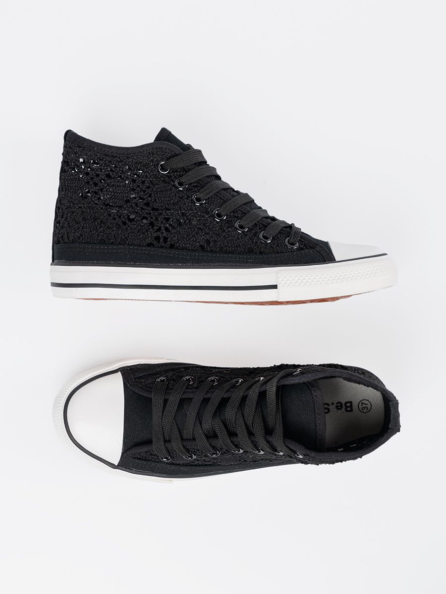 Sneakers nere perforate