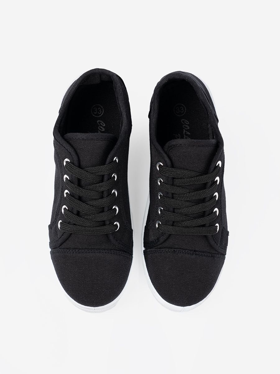 Sneakers nere con lacci