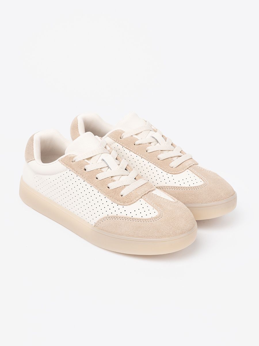 Sneakers perforati beige chiaro