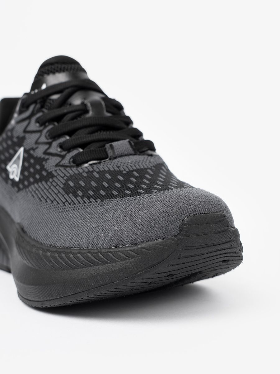 Sneakers leggeri neri con tomaia traspirante McArthur