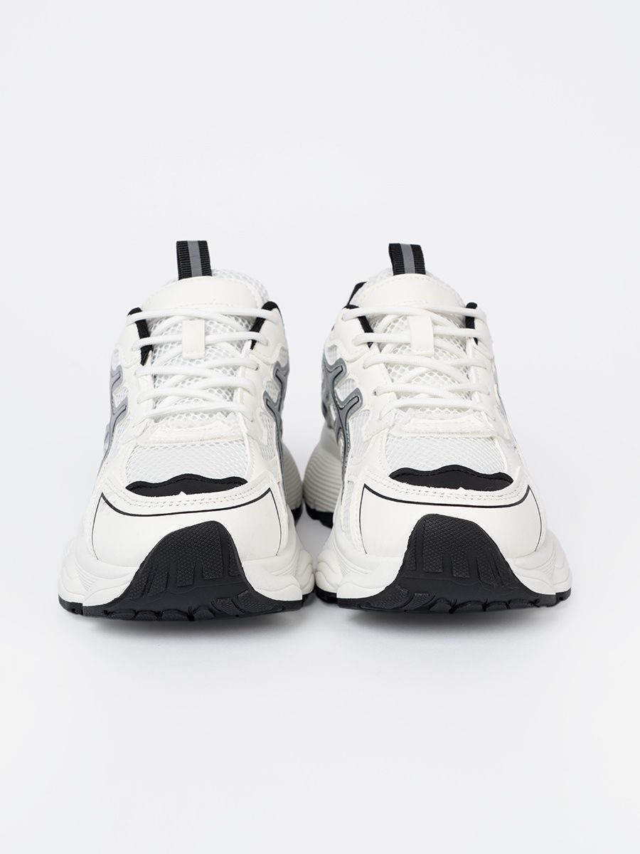 Sneakers bianche e nere comode con rete