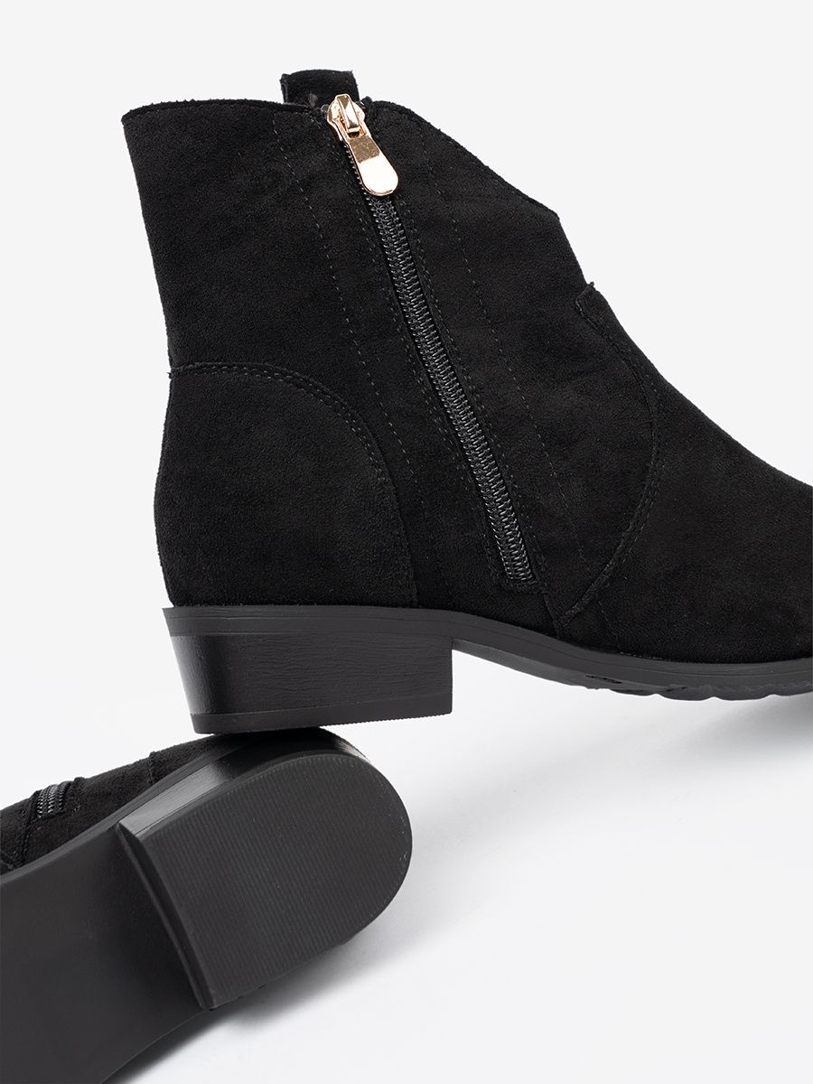 Stivaletti neri in suede